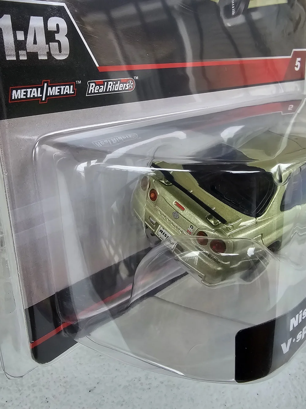 Hot Wheels Premium 1:43 Nissan Skyline GT-R BNR34 V-Spec II Nur R34